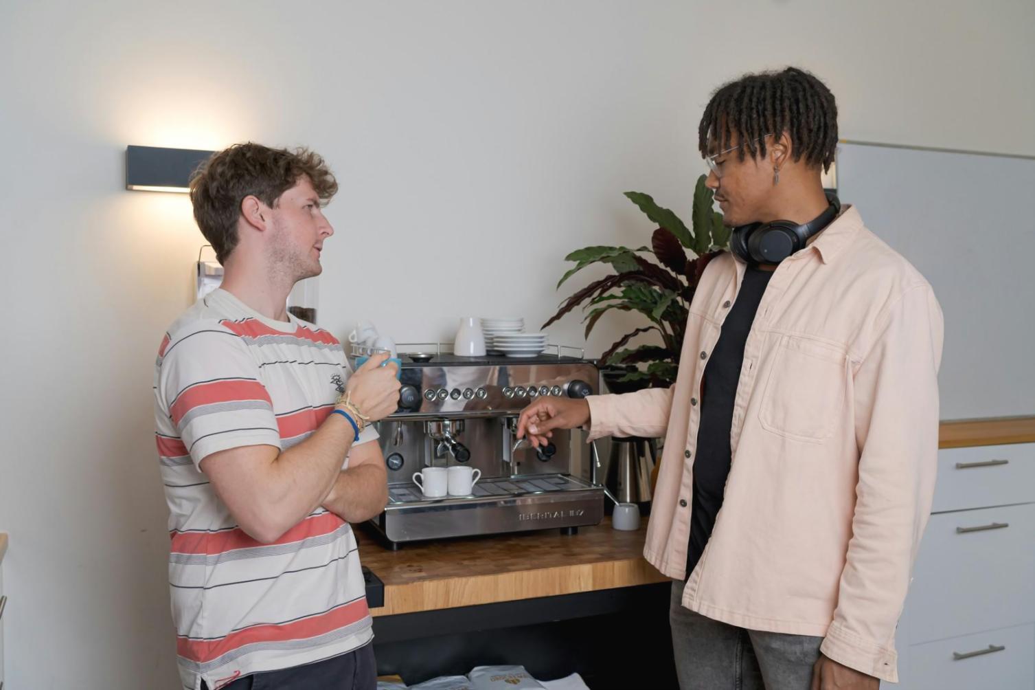 Visualisasi analisis laporan keuangan dengan grafik dan data likuiditas perusahaan