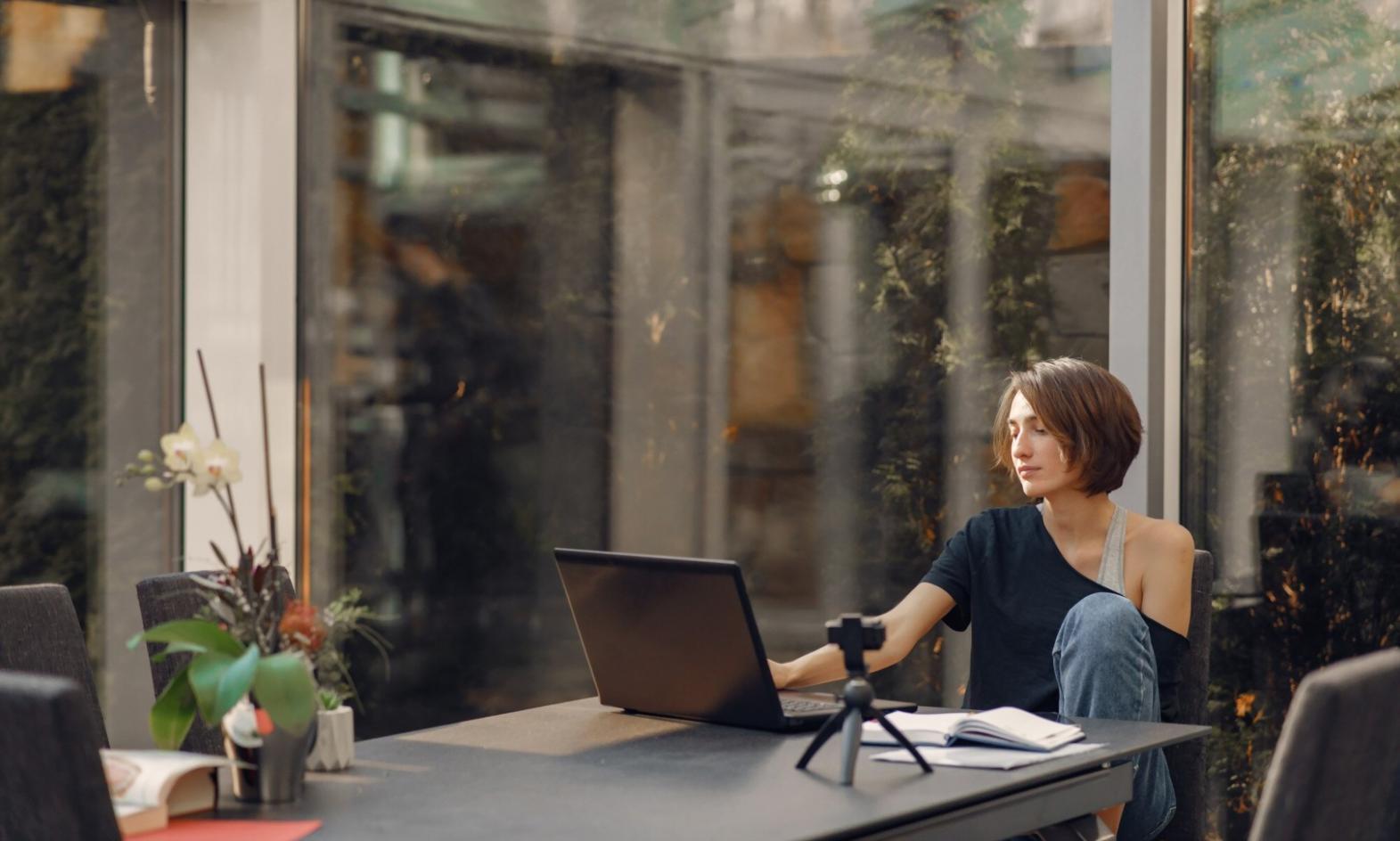 Dashboard analisis keuangan dan laporan solvabilitas